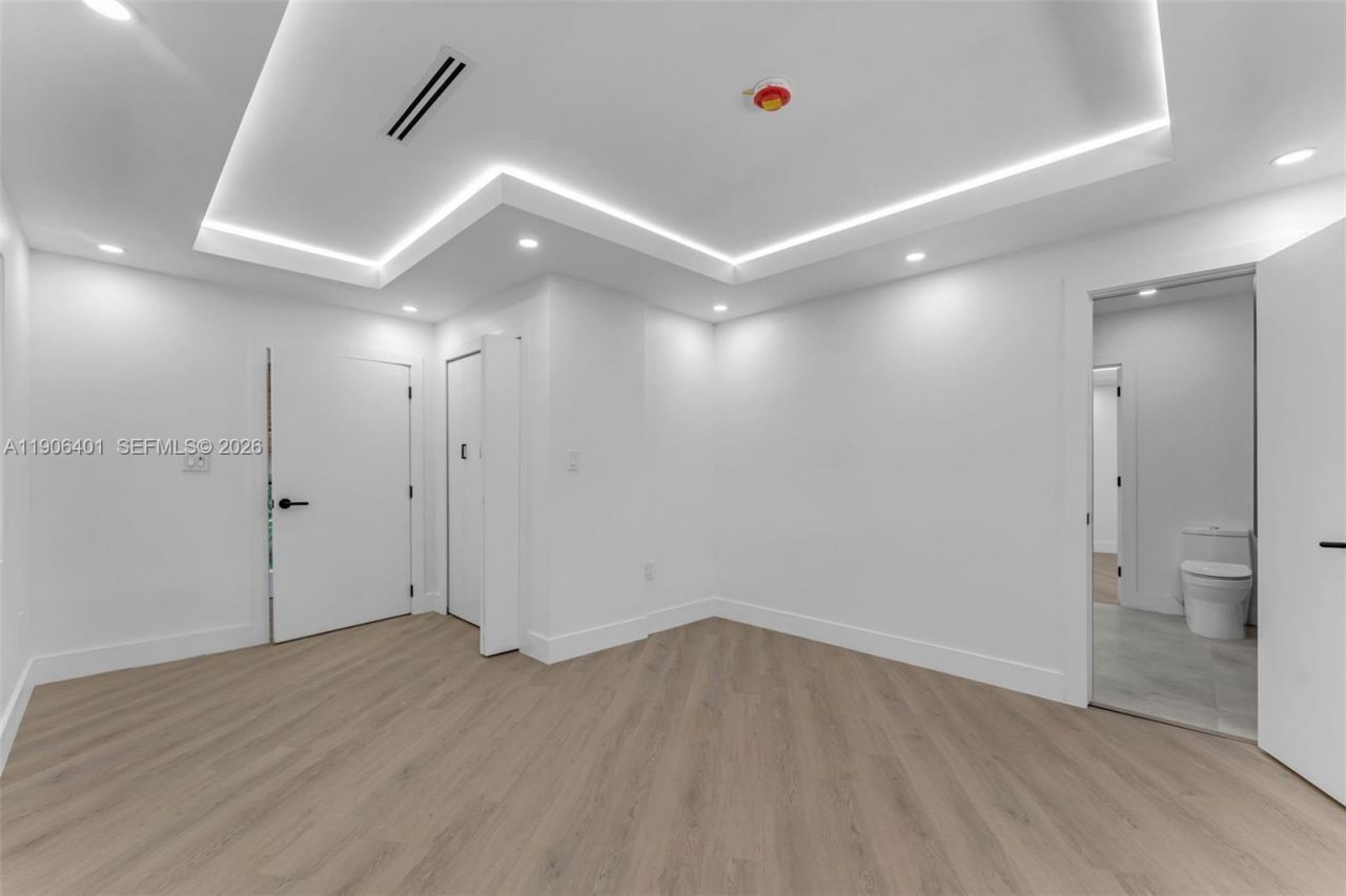 6525 SW 133rd Dr, Pinecrest, FL 33156 Photo