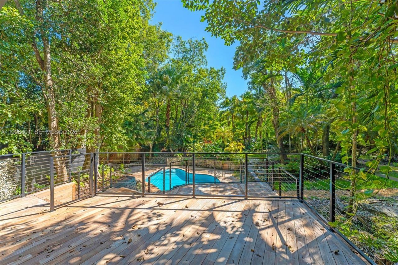 6525 SW 133rd Dr, Pinecrest, FL 33156 Photo