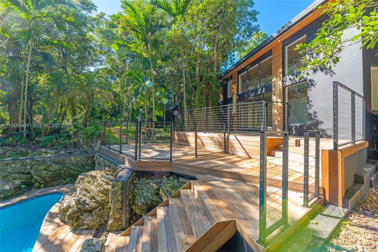 6525 SW 133rd Dr, Pinecrest, FL 33156 Photo