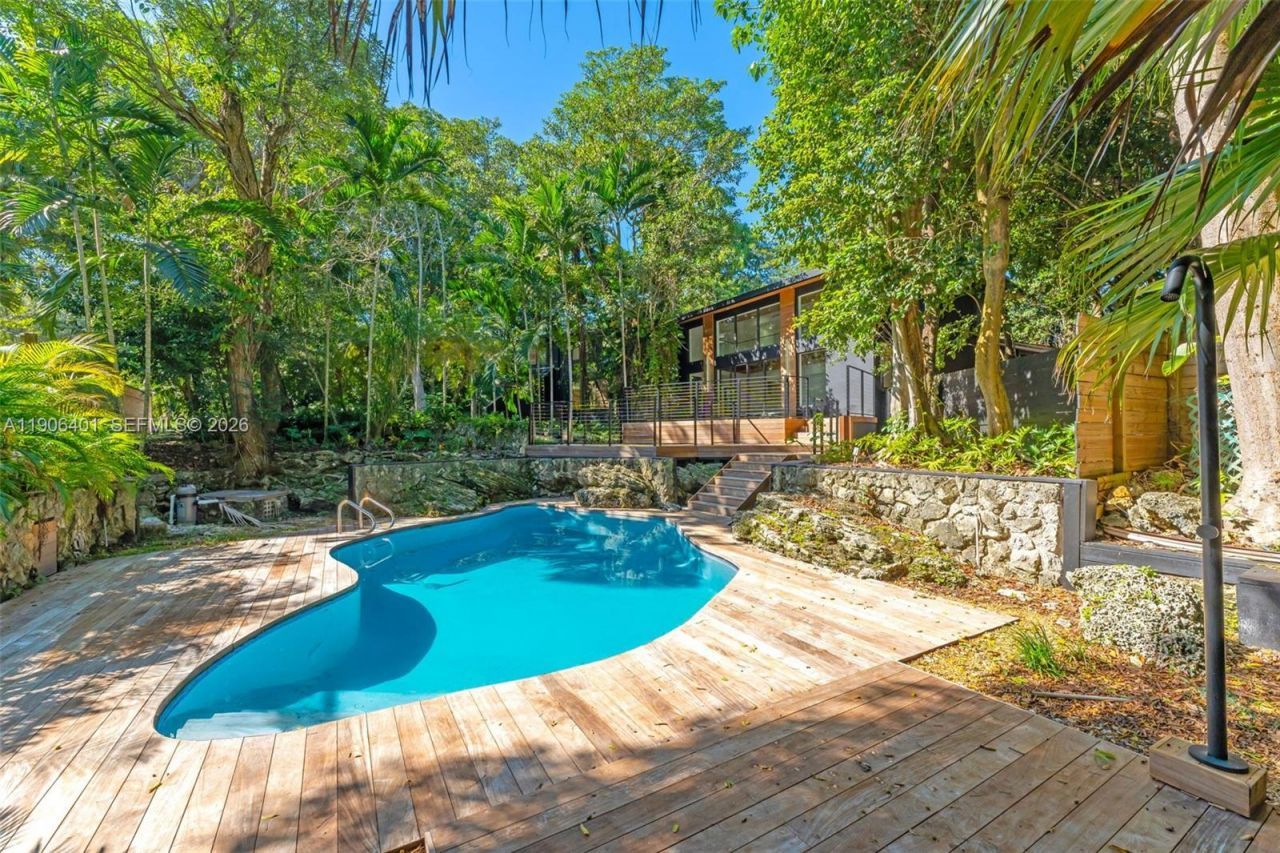 6525 SW 133rd Dr, Pinecrest, FL 33156 Photo