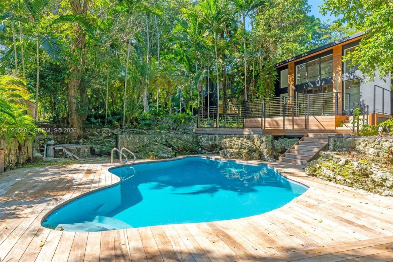 6525 SW 133rd Dr, Pinecrest, FL 33156 Photo