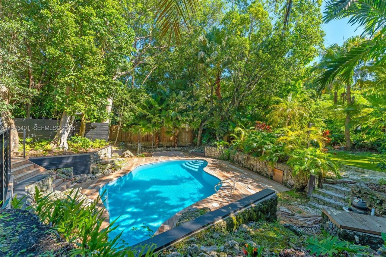 6525 SW 133rd Dr, Pinecrest, FL 33156 Photo