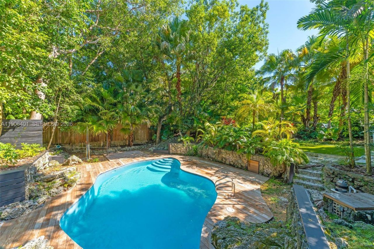 6525 SW 133rd Dr, Pinecrest, FL 33156 Photo