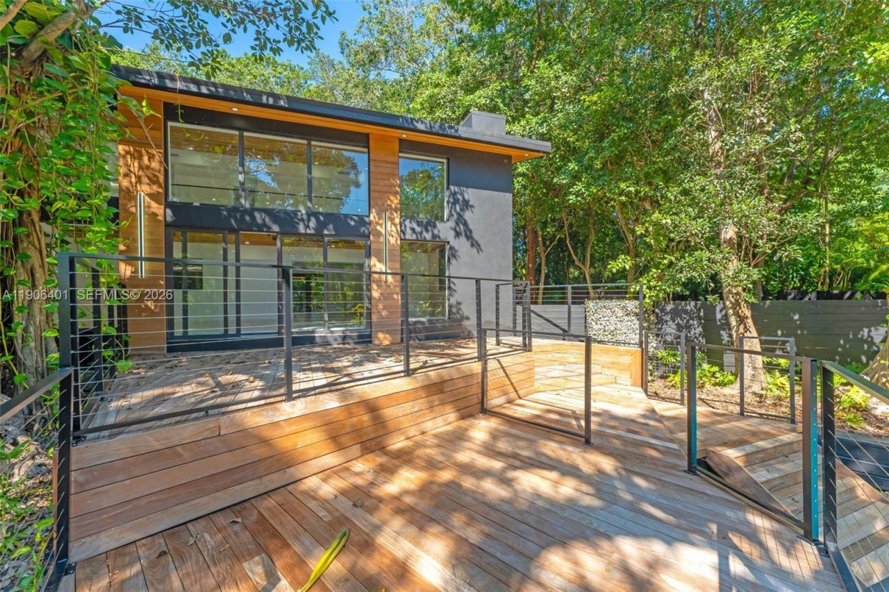 6525 SW 133rd Dr, Pinecrest, FL 33156 Photo