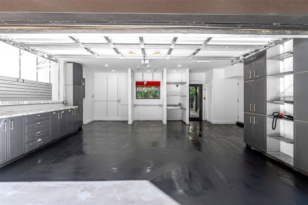 6525 SW 133rd Dr, Pinecrest, FL 33156 Photo