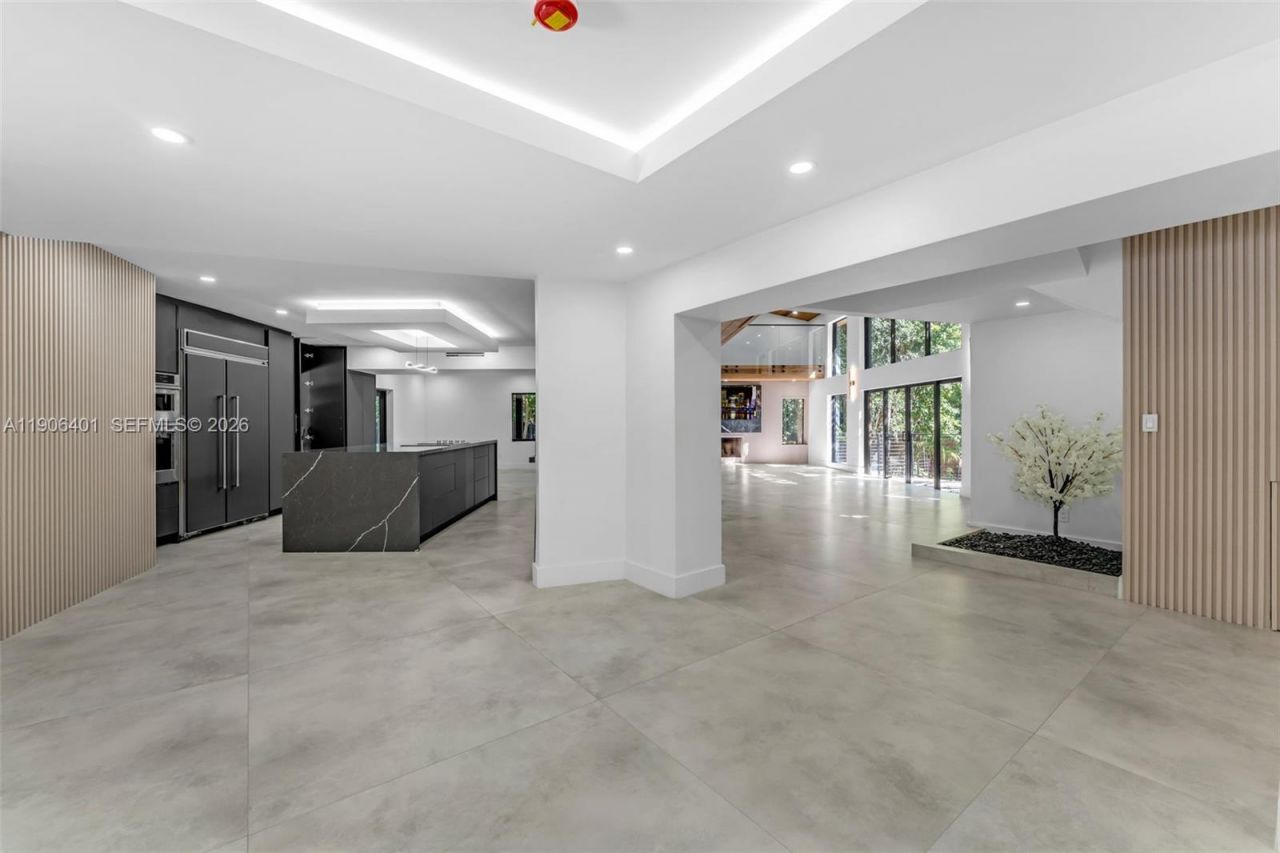 6525 SW 133rd Dr, Pinecrest, FL 33156 Photo