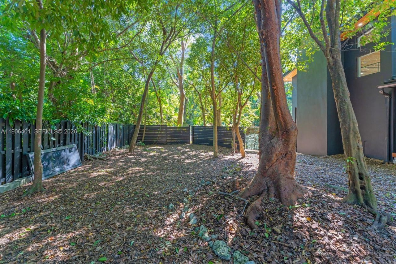 6525 SW 133rd Dr, Pinecrest, FL 33156 Photo