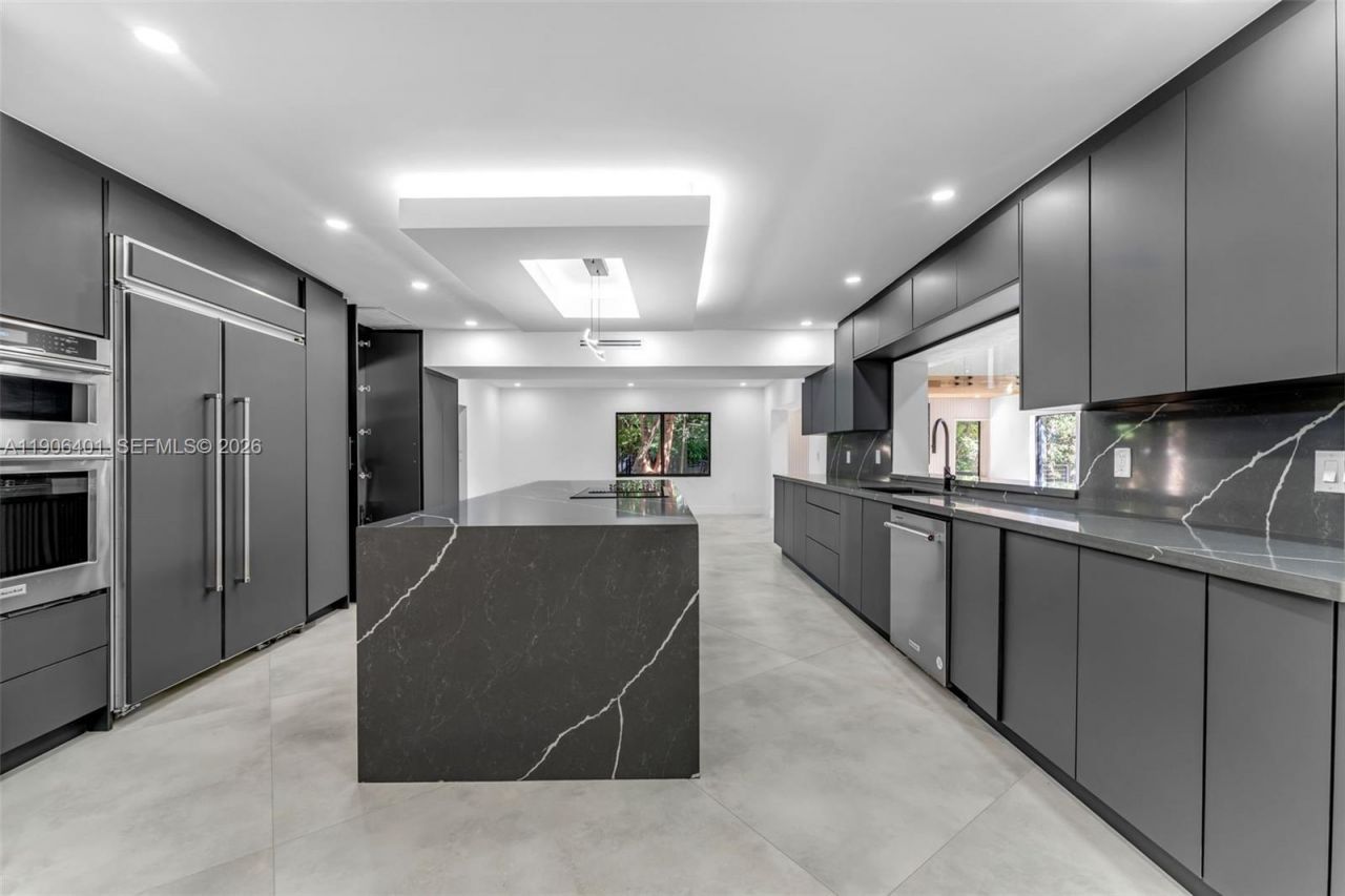 6525 SW 133rd Dr, Pinecrest, FL 33156 Photo