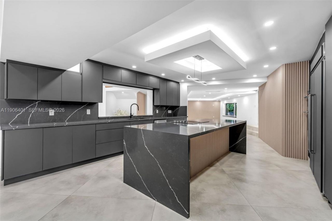 6525 SW 133rd Dr, Pinecrest, FL 33156 Photo