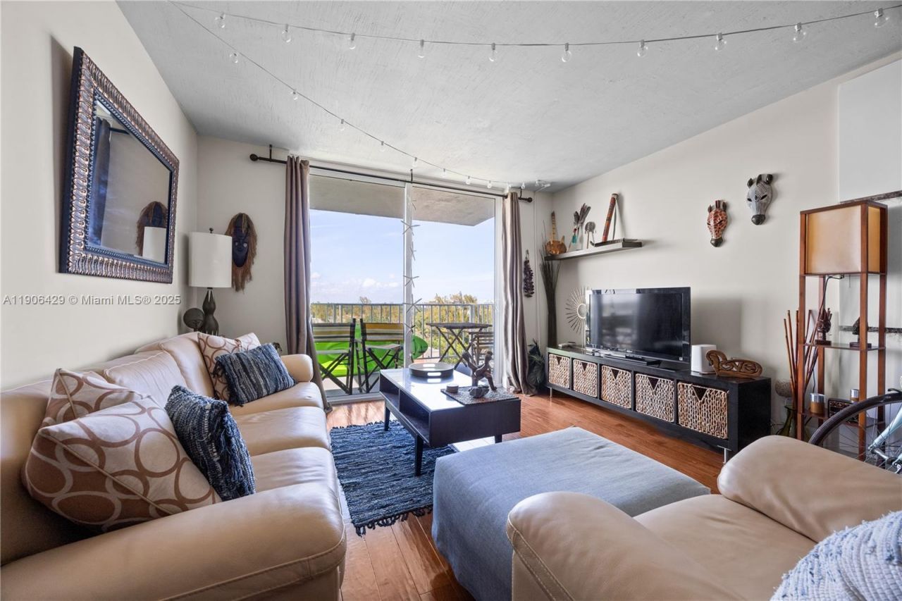 1470 NE 125th Ter, Unit PH9, North Miami, FL 33161 Photo