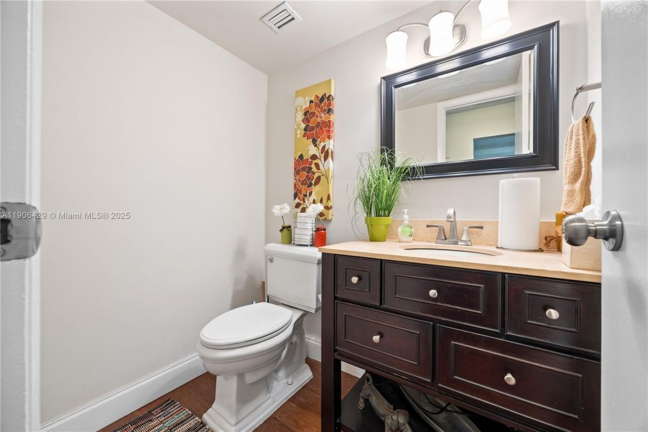 1470 NE 125th Ter, Unit PH9, North Miami, FL 33161 Photo