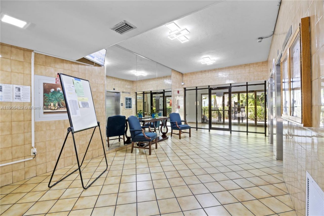 1470 NE 125th Ter, Unit PH9, North Miami, FL 33161 Photo