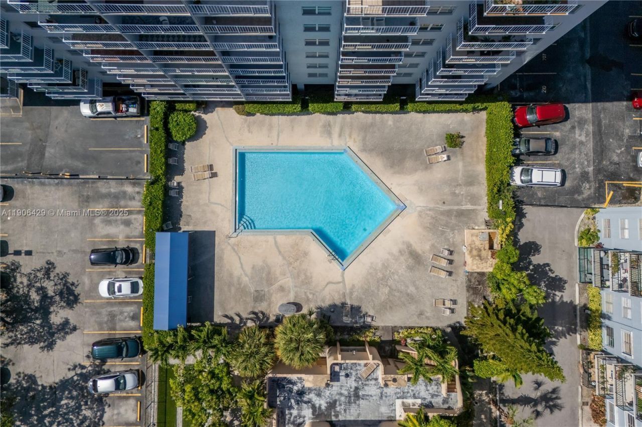 1470 NE 125th Ter, Unit PH9, North Miami, FL 33161 Photo