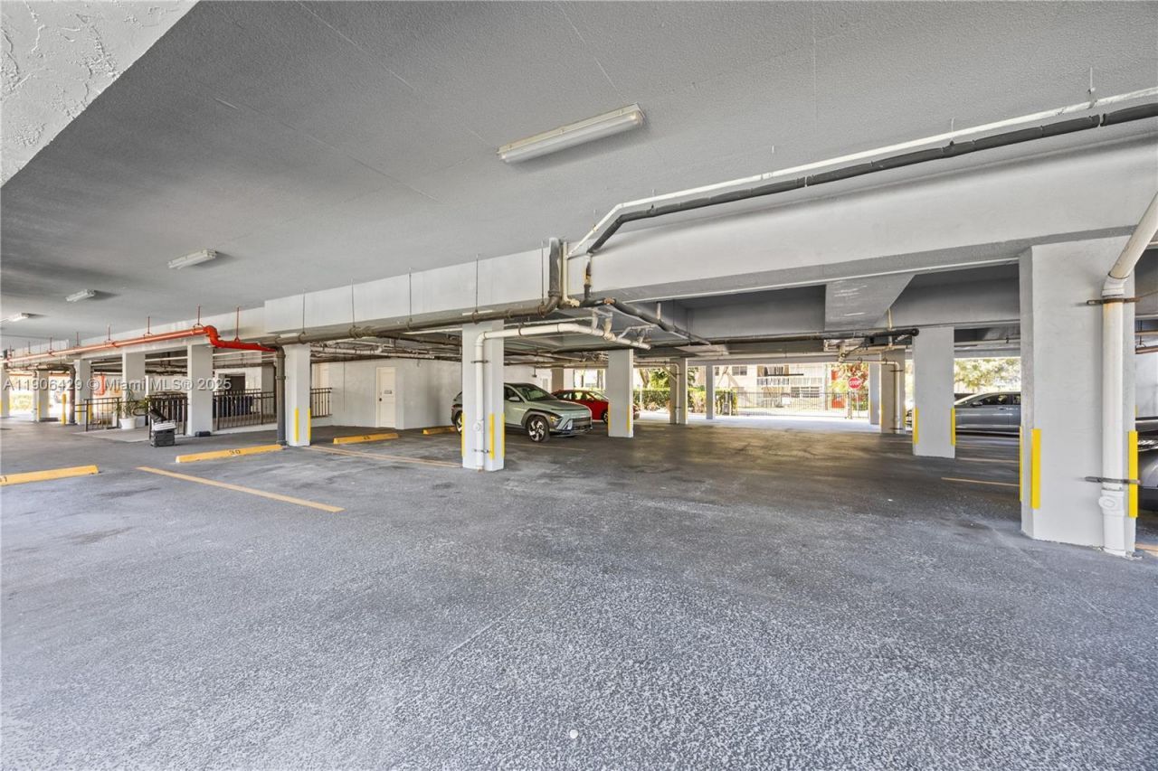 1470 NE 125th Ter, Unit PH9, North Miami, FL 33161 Photo