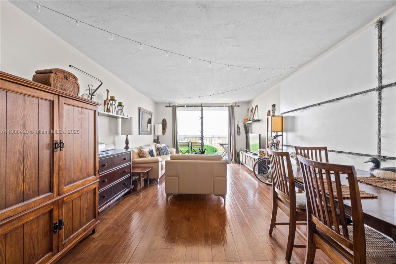 1470 NE 125th Ter, Unit PH9, North Miami, FL 33161 Photo