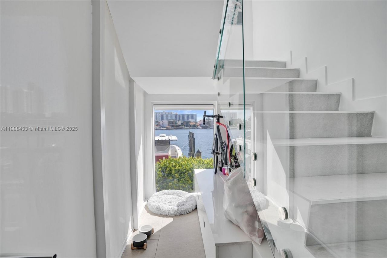 400 Sunny Isles Blvd, Unit 116, Sunny Isles Beach, FL 33160 Photo