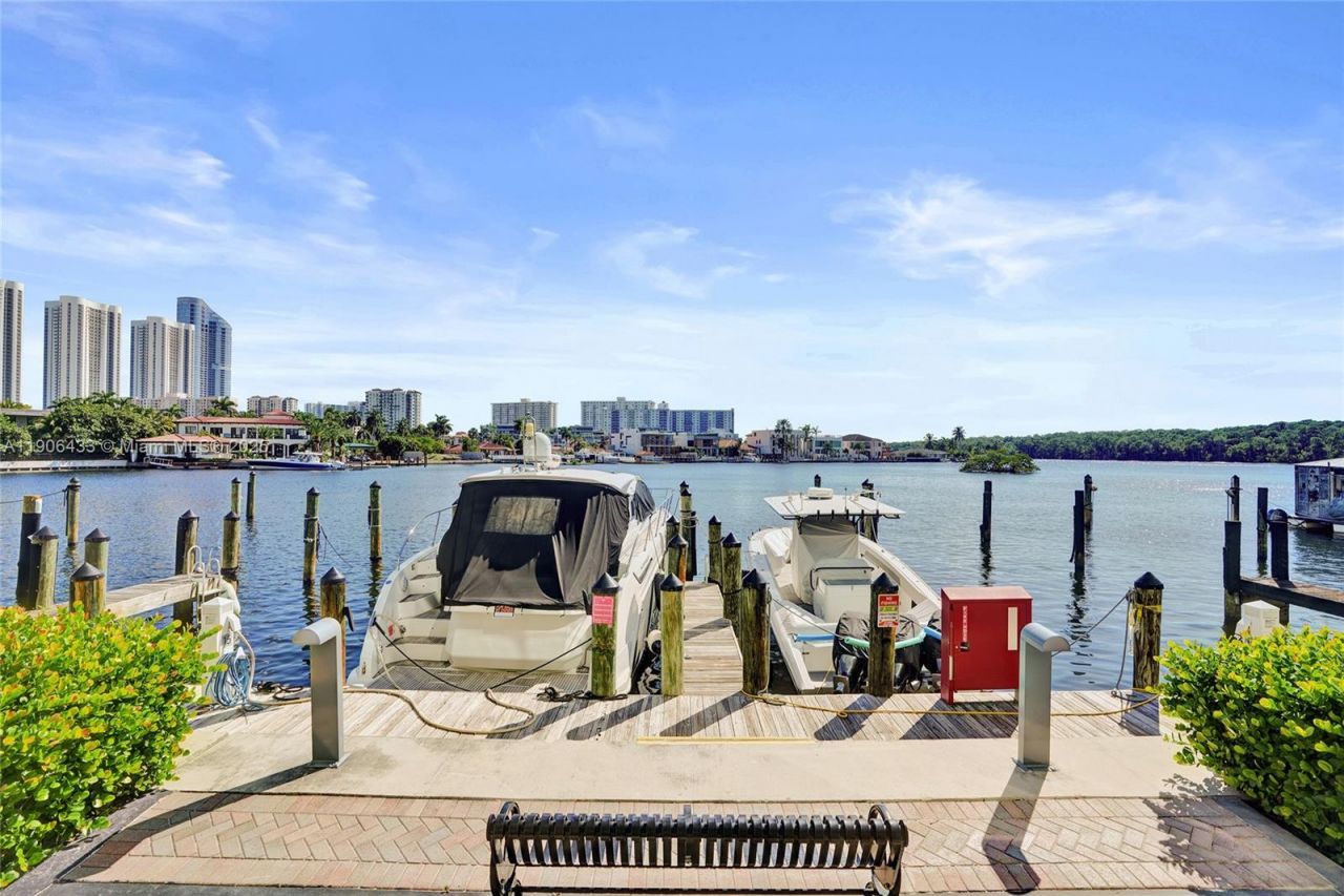 400 Sunny Isles Blvd, Unit 116, Sunny Isles Beach, FL 33160 Photo