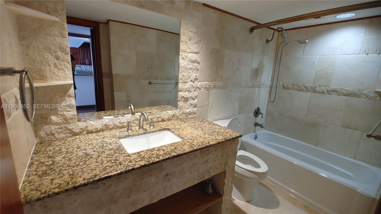 2801 NE 183rd St, Unit 1411W, Aventura, FL 33160 Photo