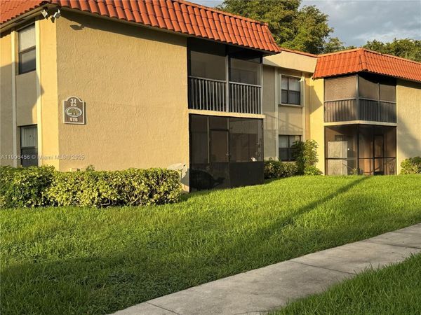 Unit 201-34, Miami, FL 33196