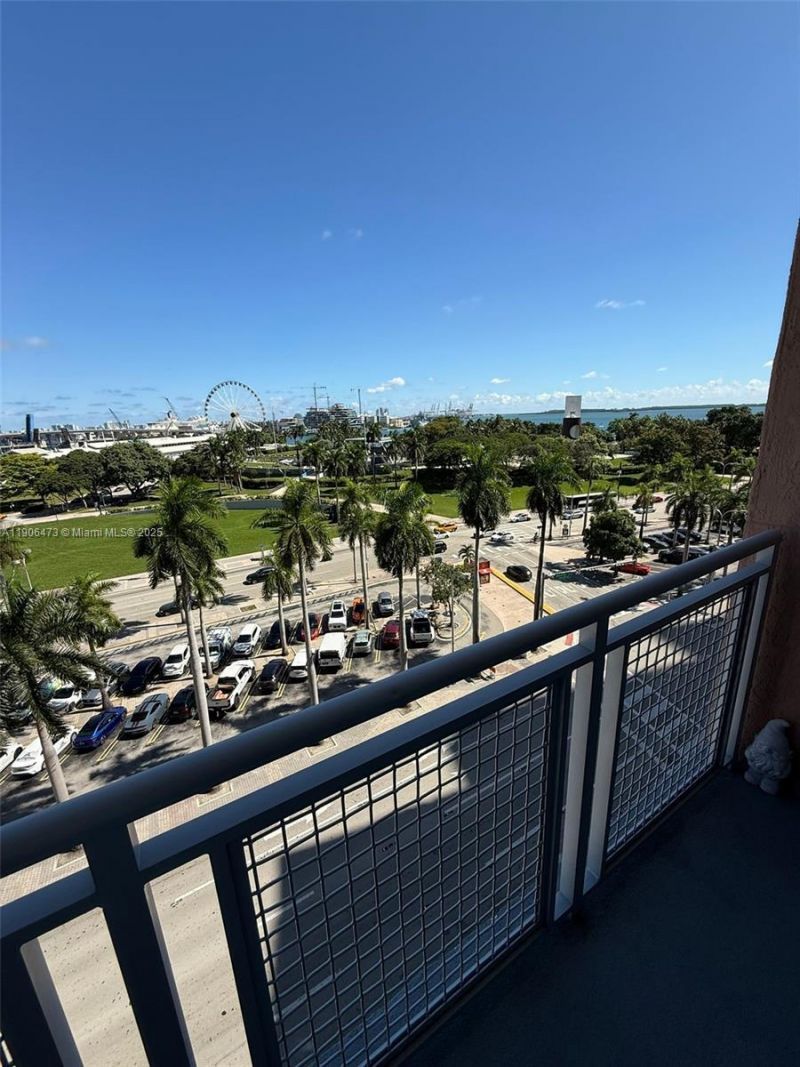 253 NE 2nd St, Unit 632, Miami, FL 33132 Photo