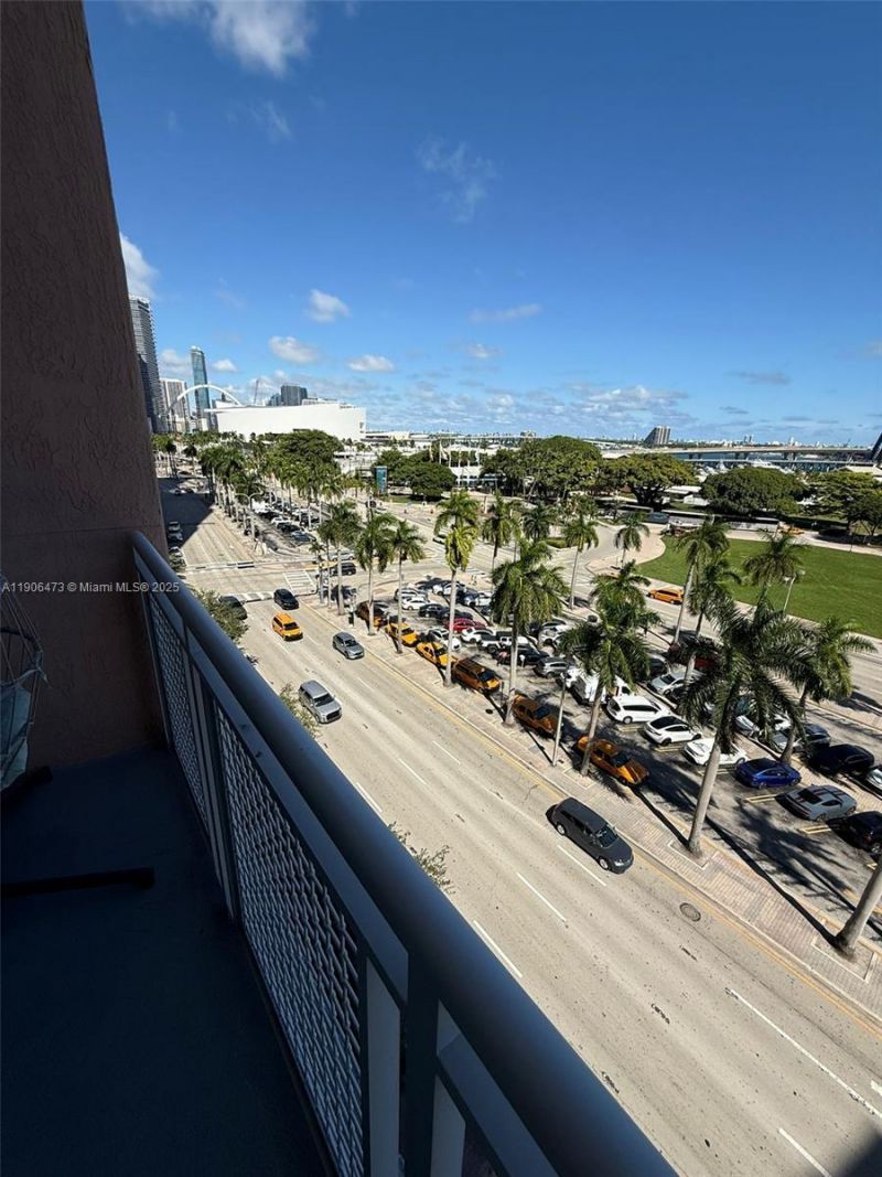 253 NE 2nd St, Unit 632, Miami, FL 33132 Photo