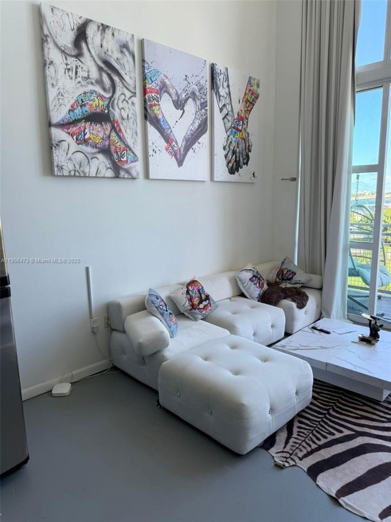 253 NE 2nd St, Unit 632, Miami, FL 33132 Photo