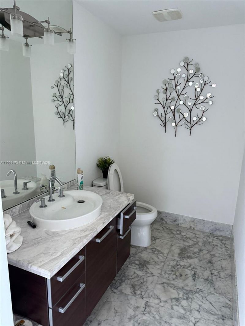 253 NE 2nd St, Unit 632, Miami, FL 33132 Photo