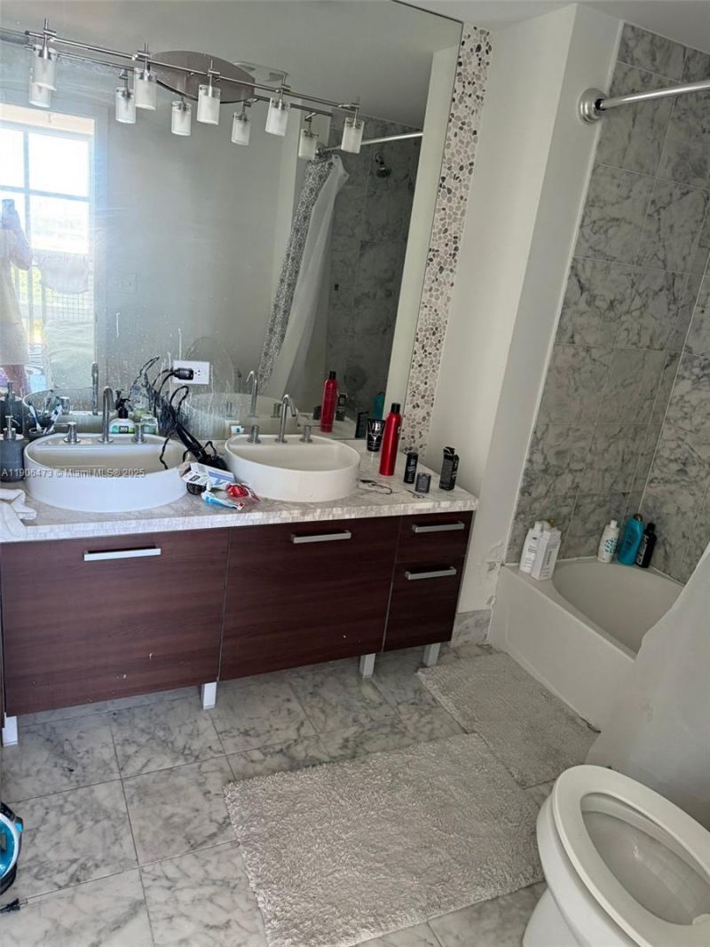 253 NE 2nd St, Unit 632, Miami, FL 33132 Photo