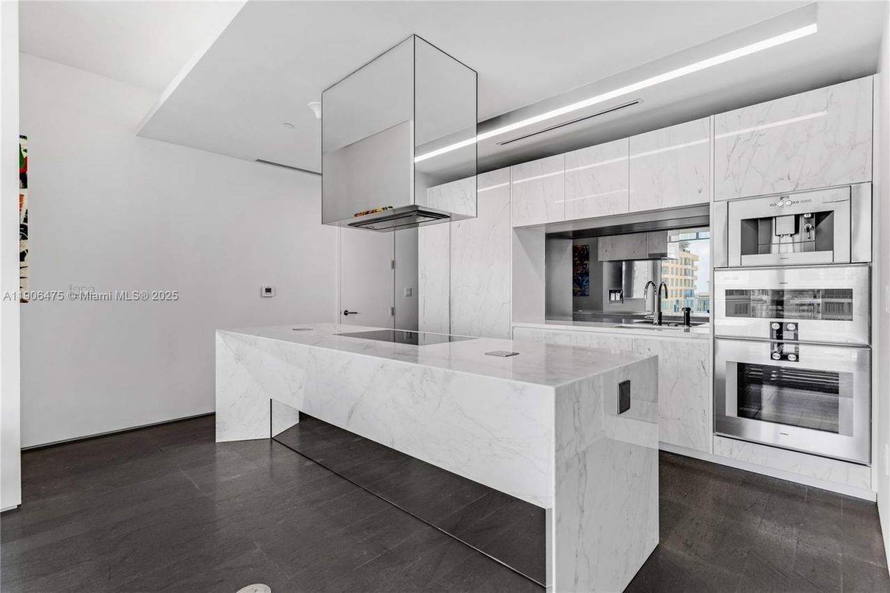 120 Ocean Dr, Unit 700, Miami Beach, FL 33139 Photo