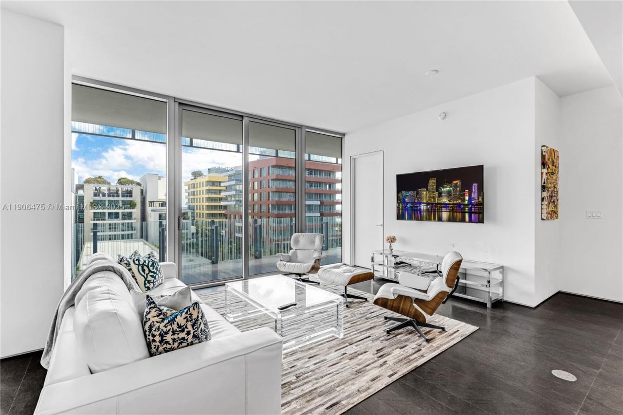 120 Ocean Dr, Unit 700, Miami Beach, FL 33139 Photo