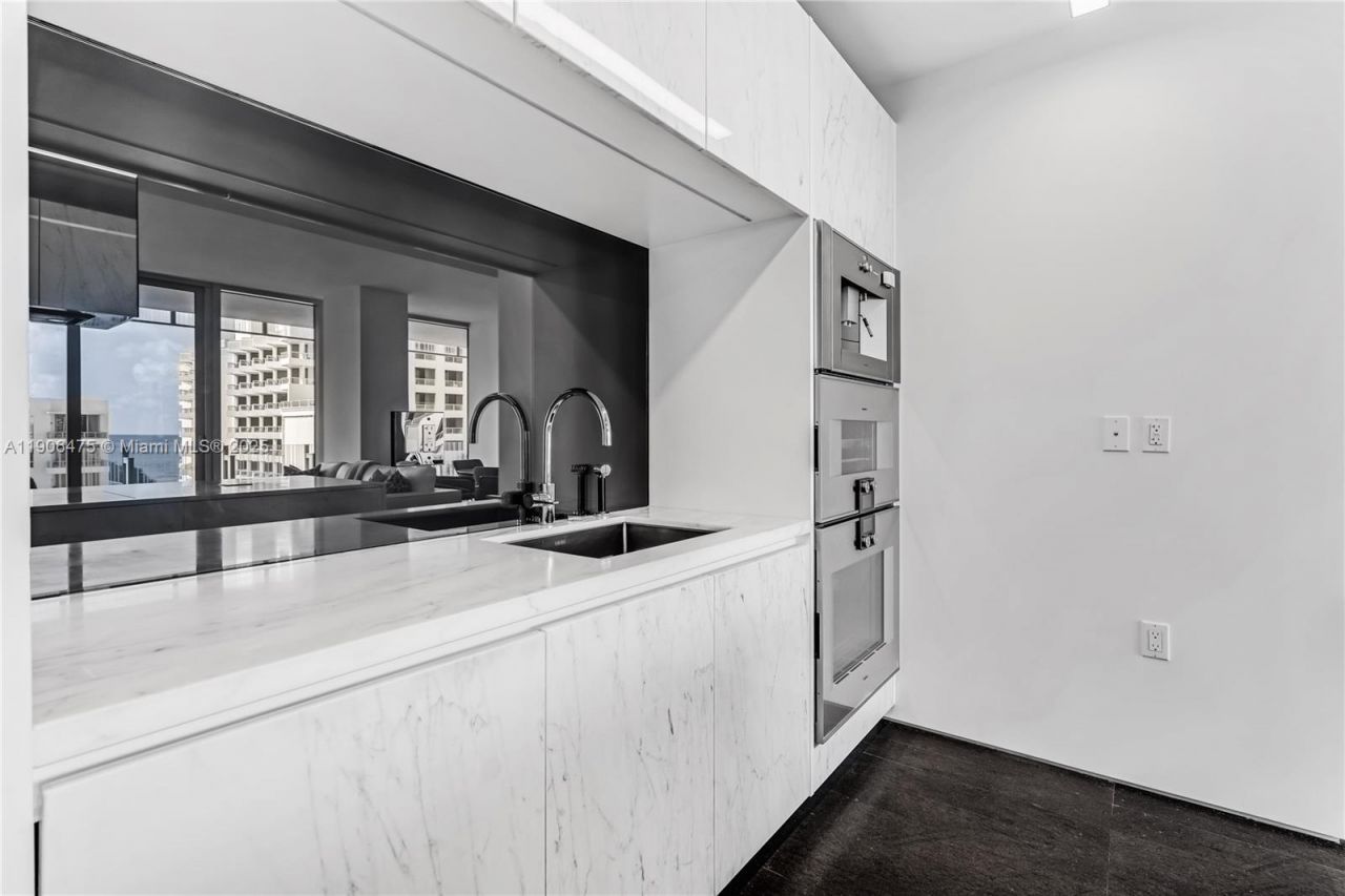 120 Ocean Dr, Unit 700, Miami Beach, FL 33139 Photo