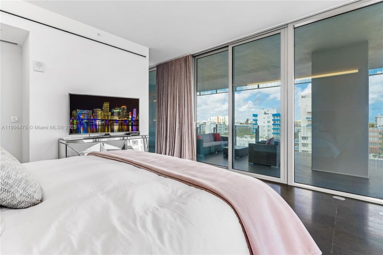 120 Ocean Dr, Unit 700, Miami Beach, FL 33139 Photo