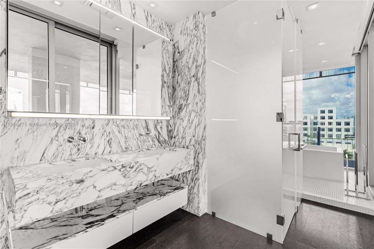 120 Ocean Dr, Unit 700, Miami Beach, FL 33139 Photo