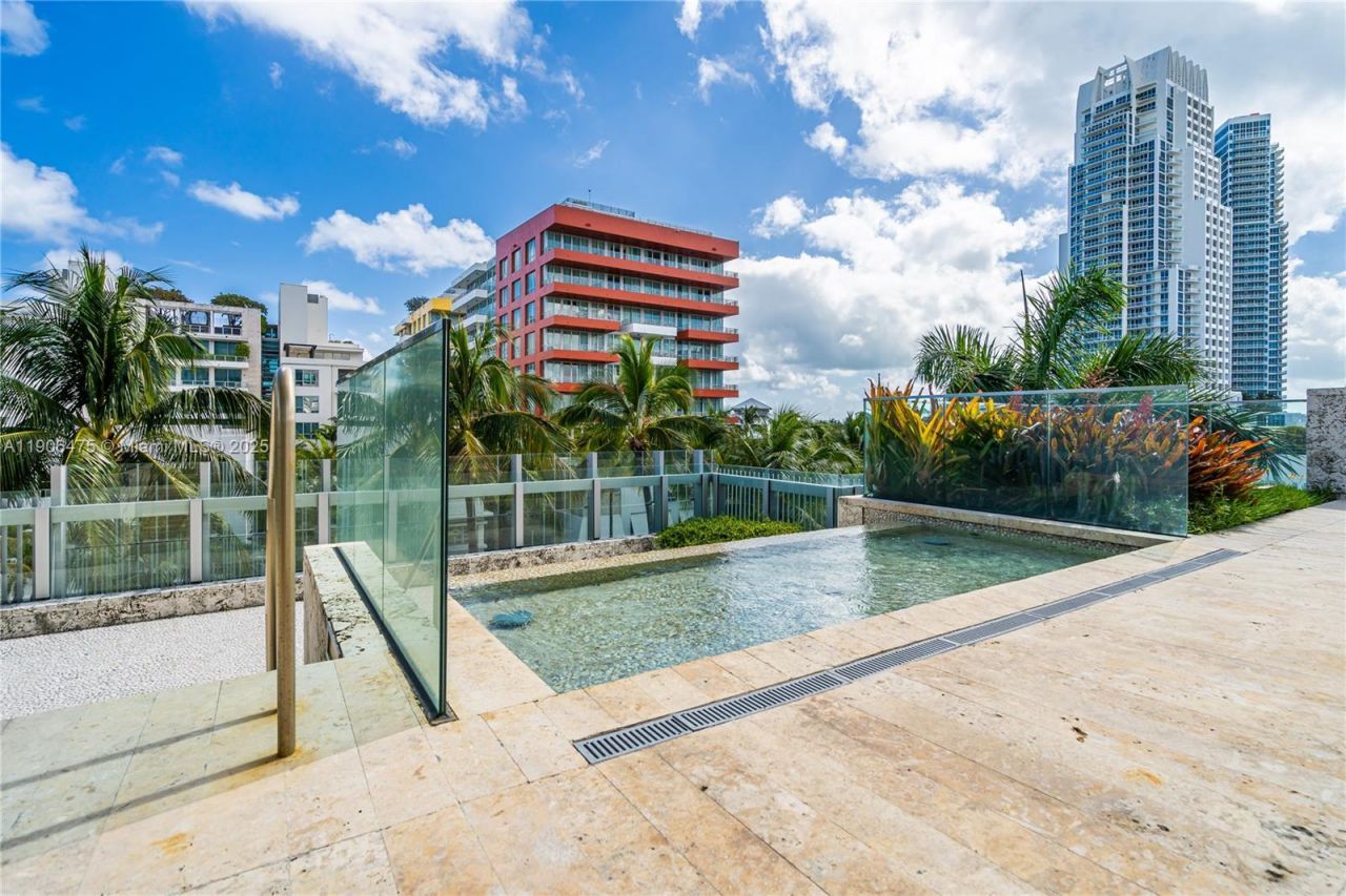 120 Ocean Dr, Unit 700, Miami Beach, FL 33139 Photo