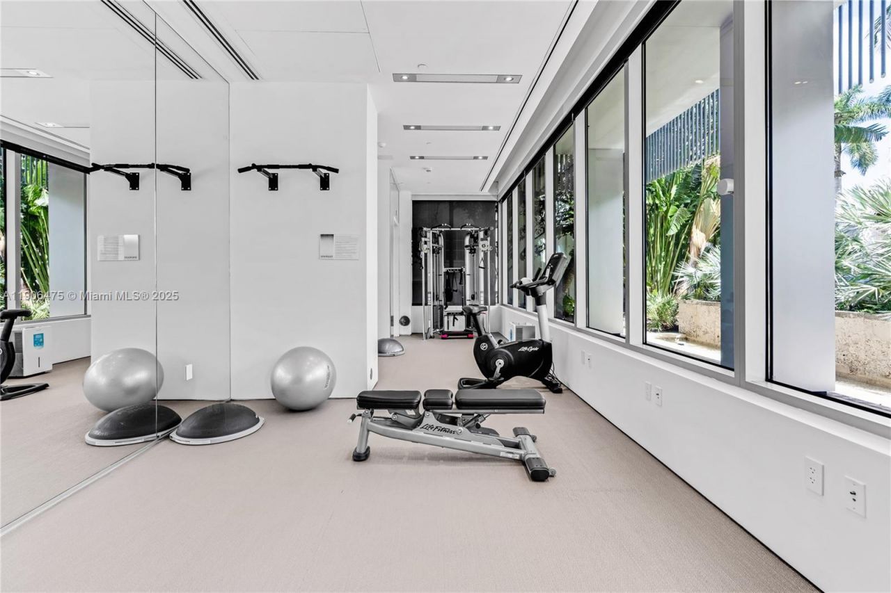 120 Ocean Dr, Unit 700, Miami Beach, FL 33139 Photo