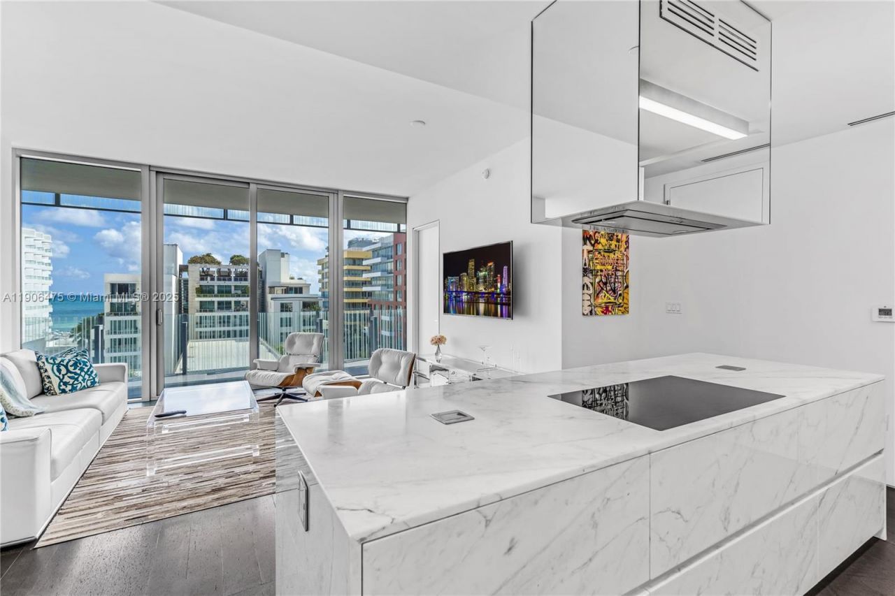 120 Ocean Dr, Unit 700, Miami Beach, FL 33139 Photo