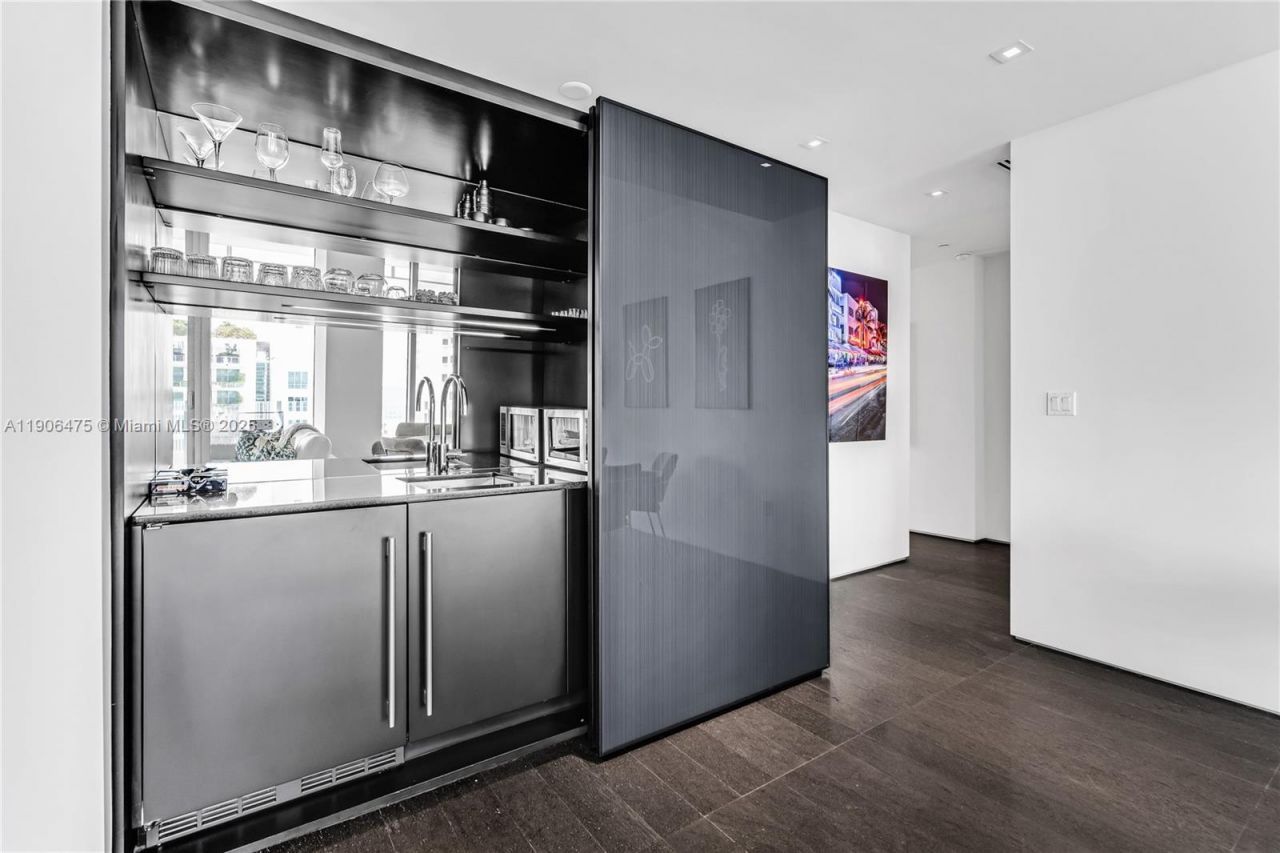 120 Ocean Dr, Unit 700, Miami Beach, FL 33139 Photo