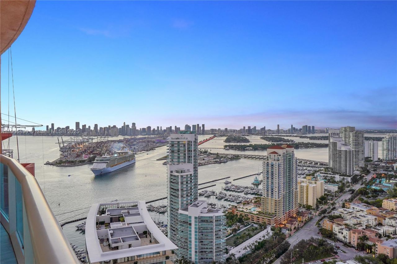 300 S Pointe Dr, Unit 4306, Miami Beach, FL 33139 Photo