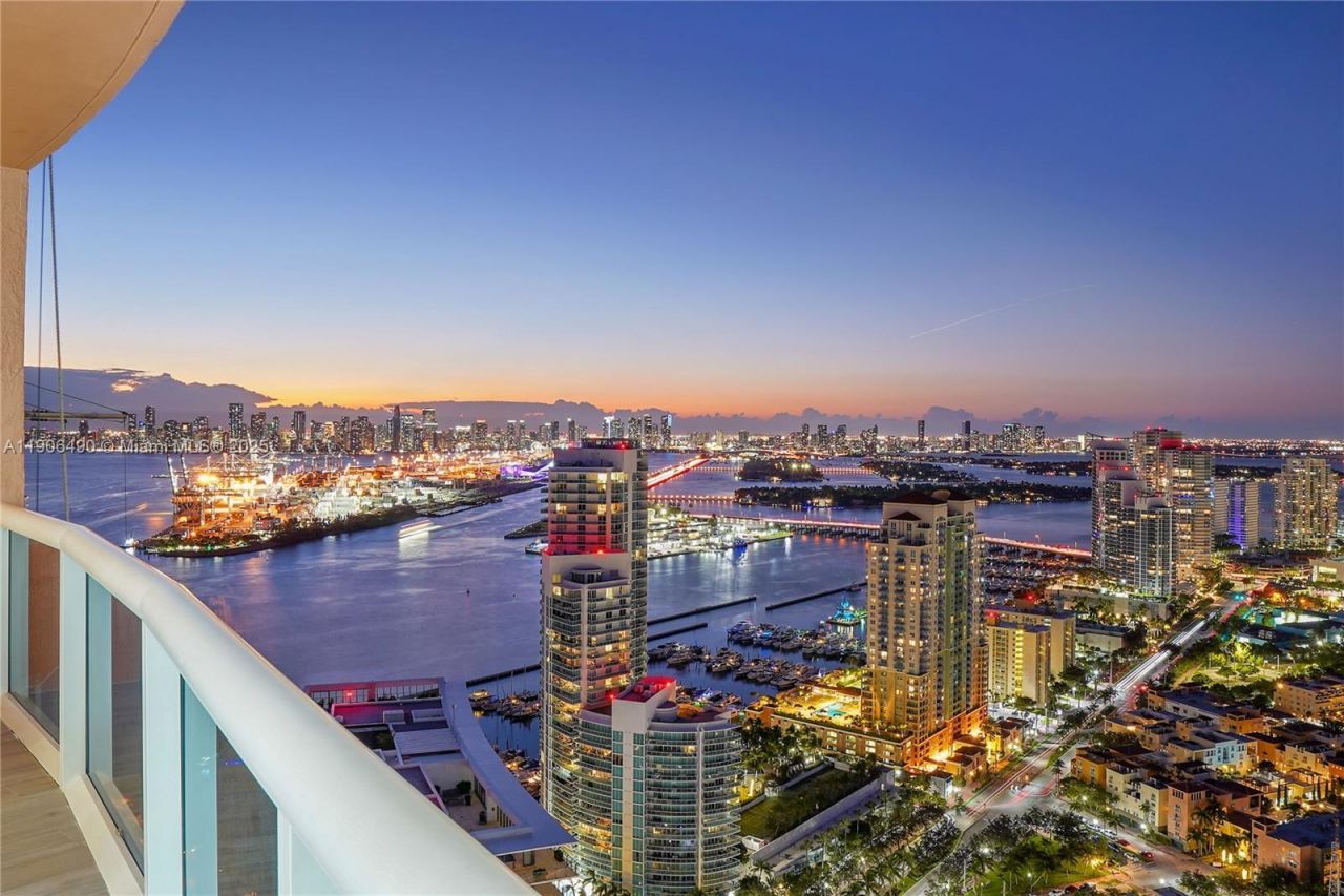 300 S Pointe Dr, Unit 4306, Miami Beach, FL 33139 Photo