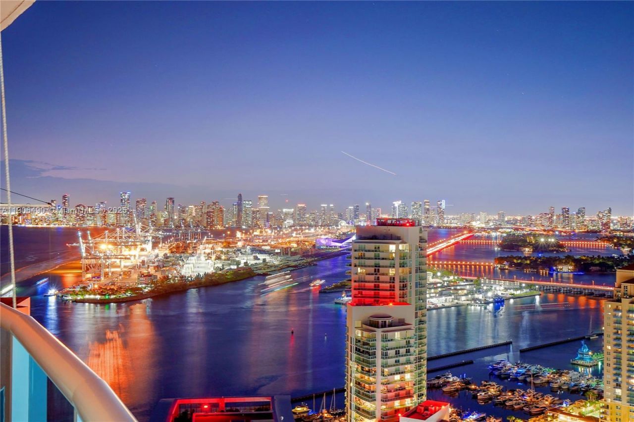 300 S Pointe Dr, Unit 4306, Miami Beach, FL 33139 Photo