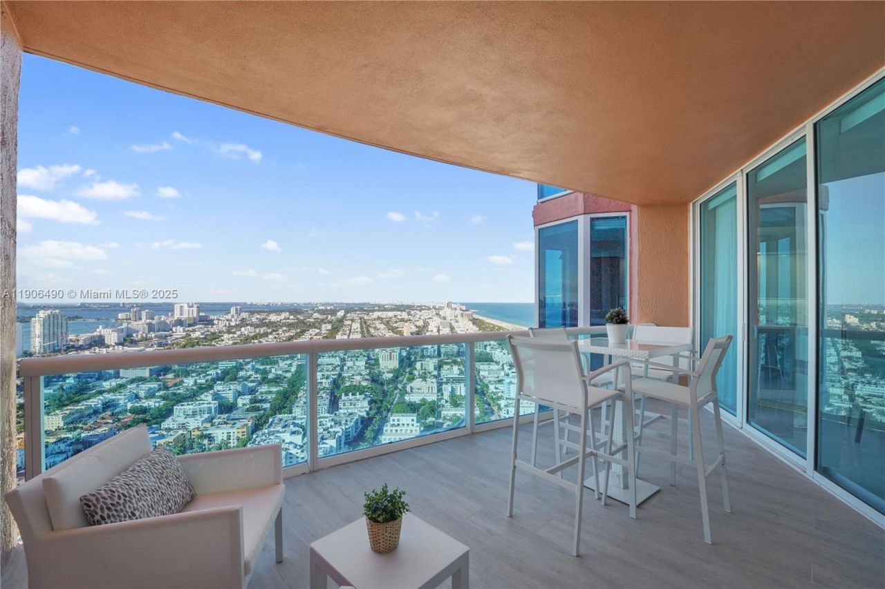 300 S Pointe Dr, Unit 4306, Miami Beach, FL 33139 Photo