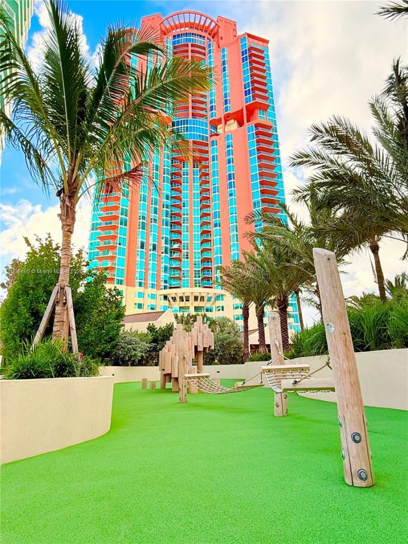 300 S Pointe Dr, Unit 4306, Miami Beach, FL 33139 Photo