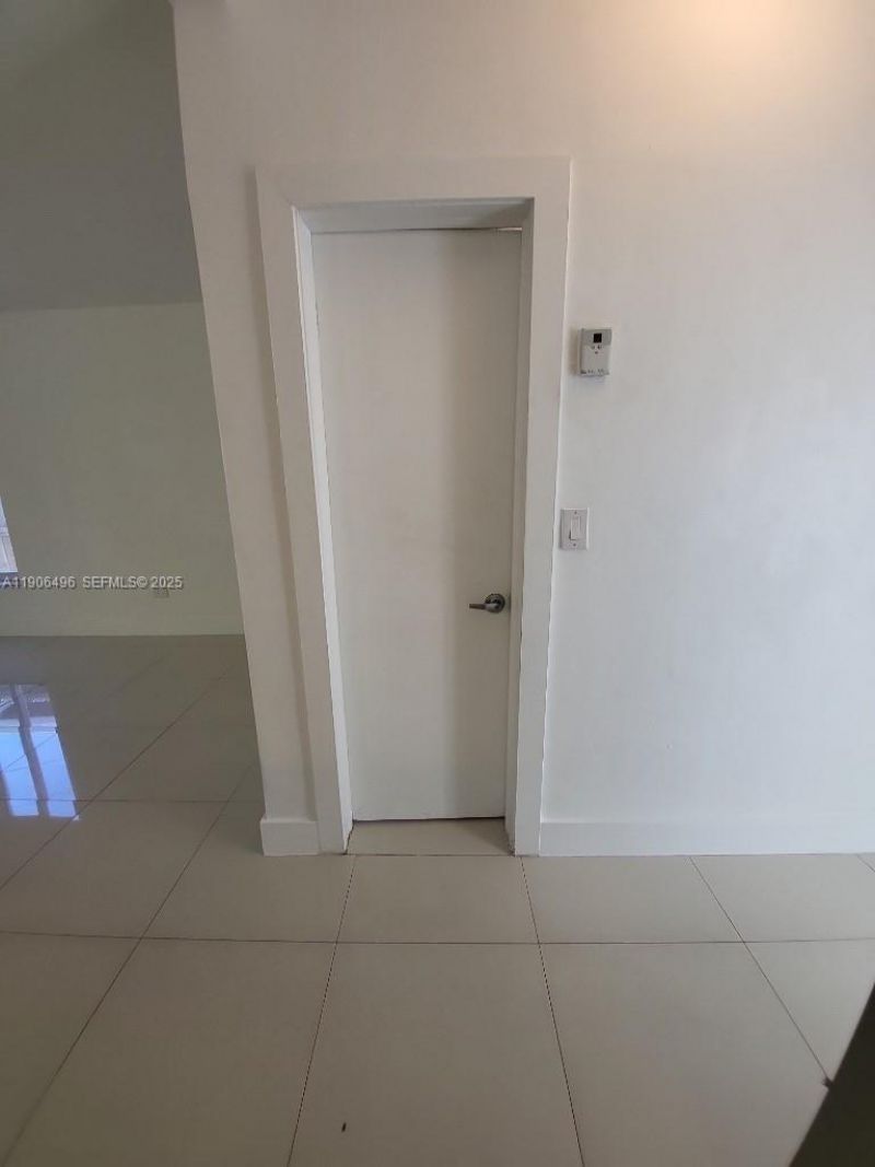 7707 Hawthorne Ave, Miami Beach, FL 33141 Photo