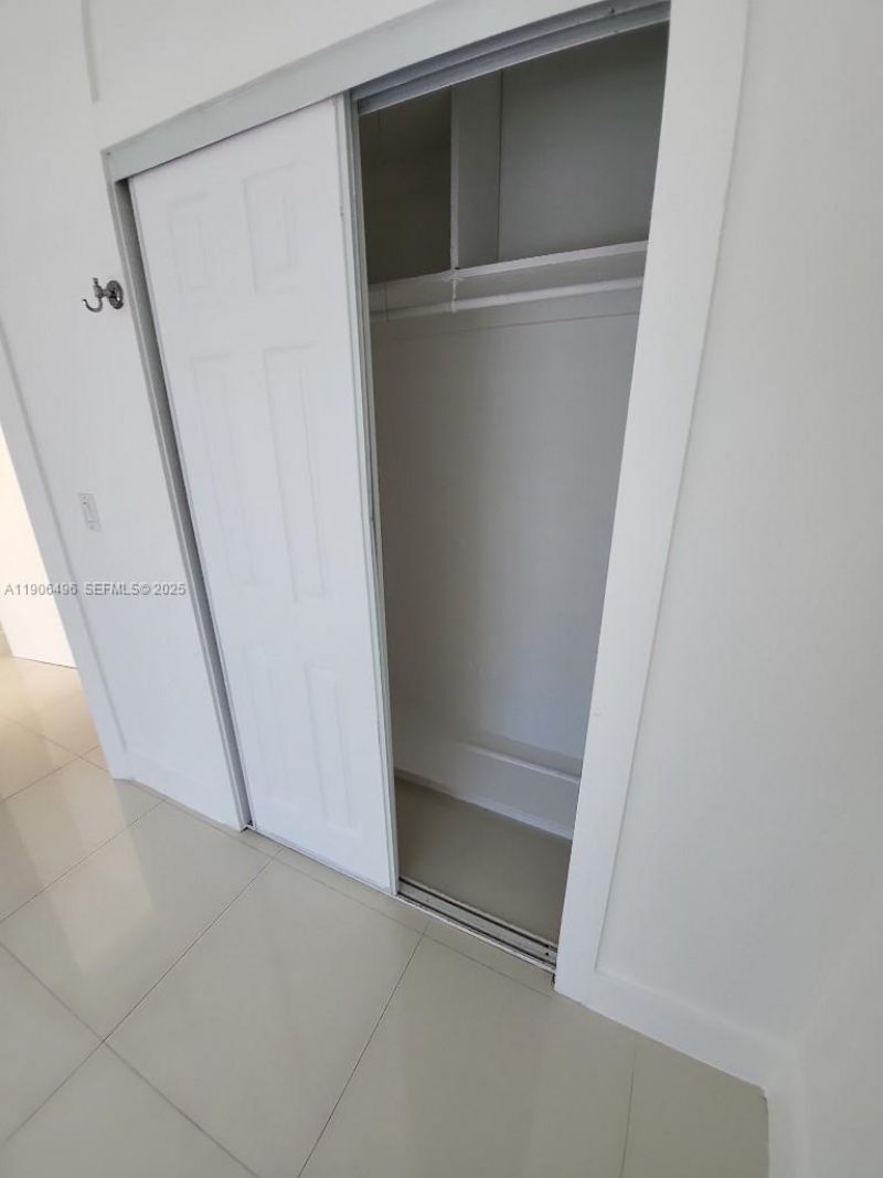 7707 Hawthorne Ave, Miami Beach, FL 33141 Photo