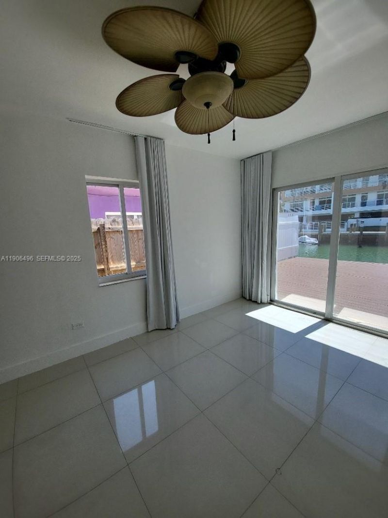 7707 Hawthorne Ave, Miami Beach, FL 33141 Photo