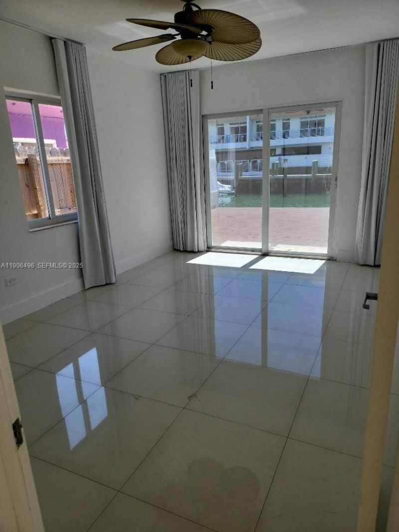 7707 Hawthorne Ave, Miami Beach, FL 33141 Photo