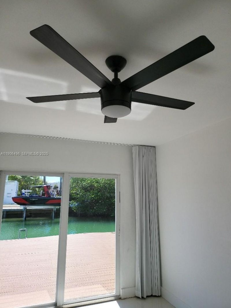 7707 Hawthorne Ave, Miami Beach, FL 33141 Photo