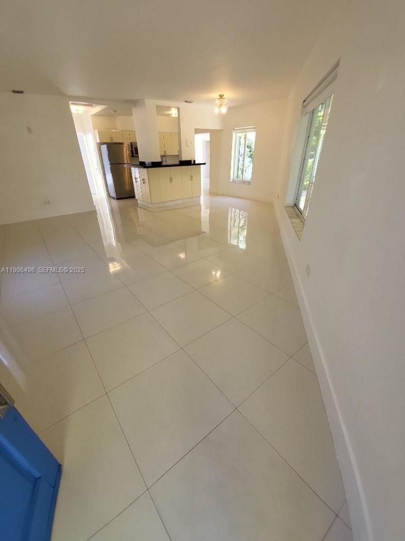 7707 Hawthorne Ave, Miami Beach, FL 33141 Photo