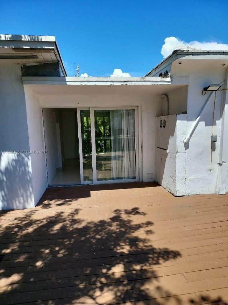 7707 Hawthorne Ave, Miami Beach, FL 33141 Photo