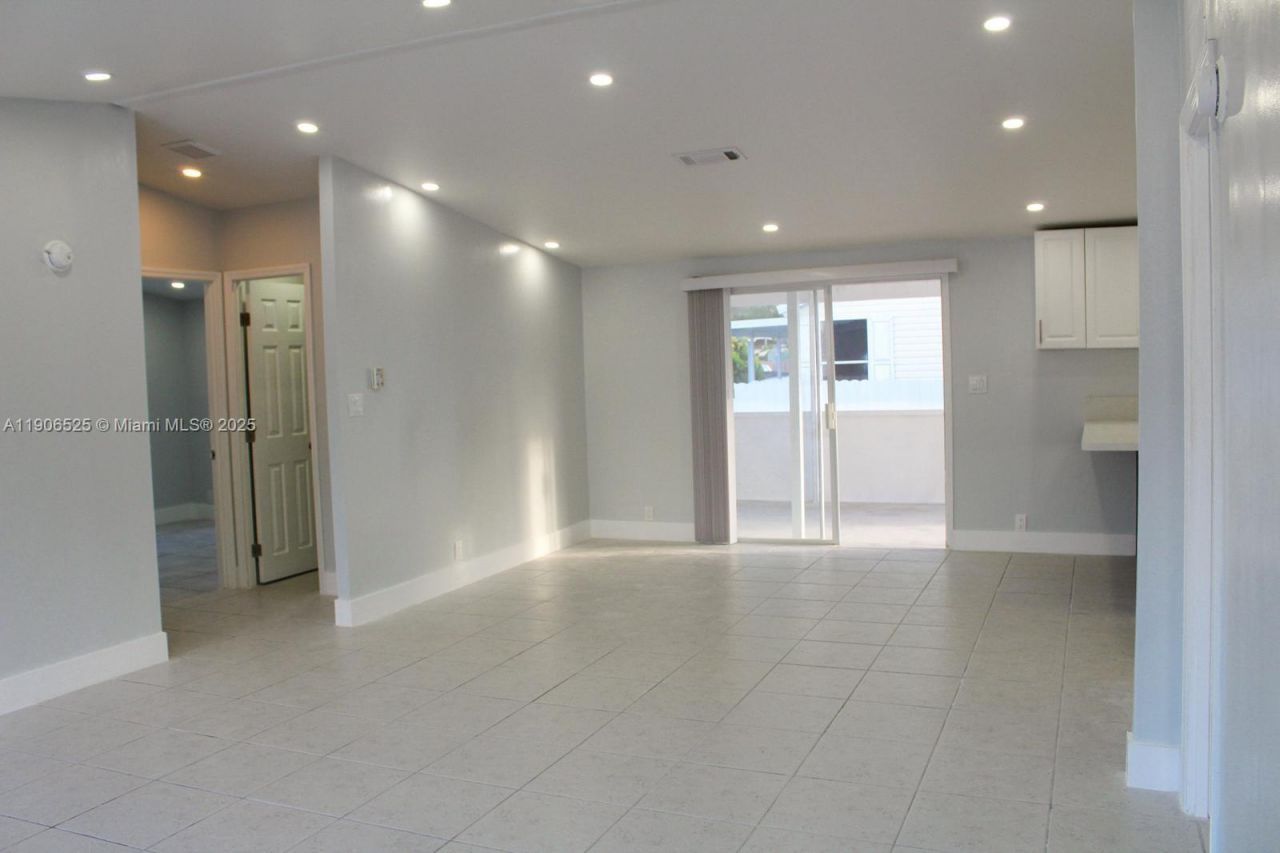 220 NE 12th Ave Lot 219, Homestead, FL 33030 Photo